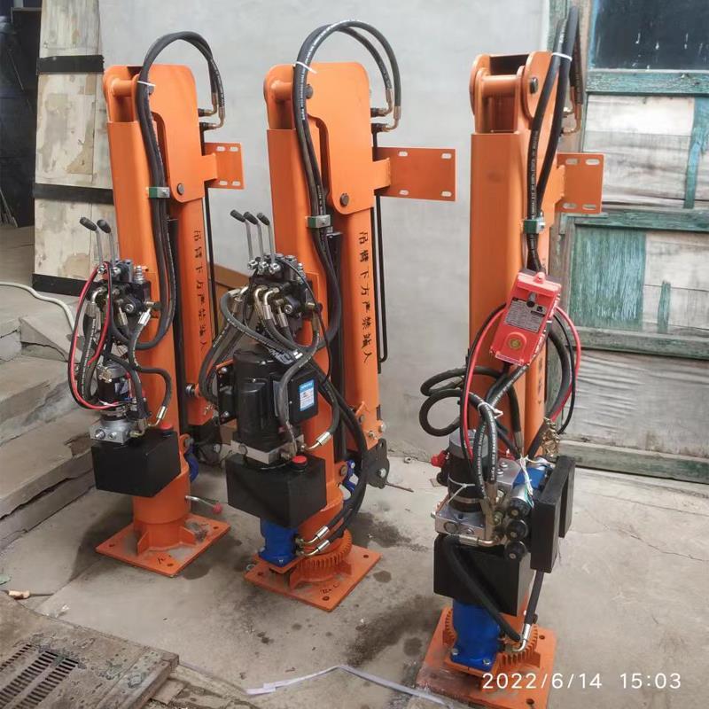 左云县重汽蓝牌随车吊 3.2吨 国六动力强 液压驱动 农用自卸起重机